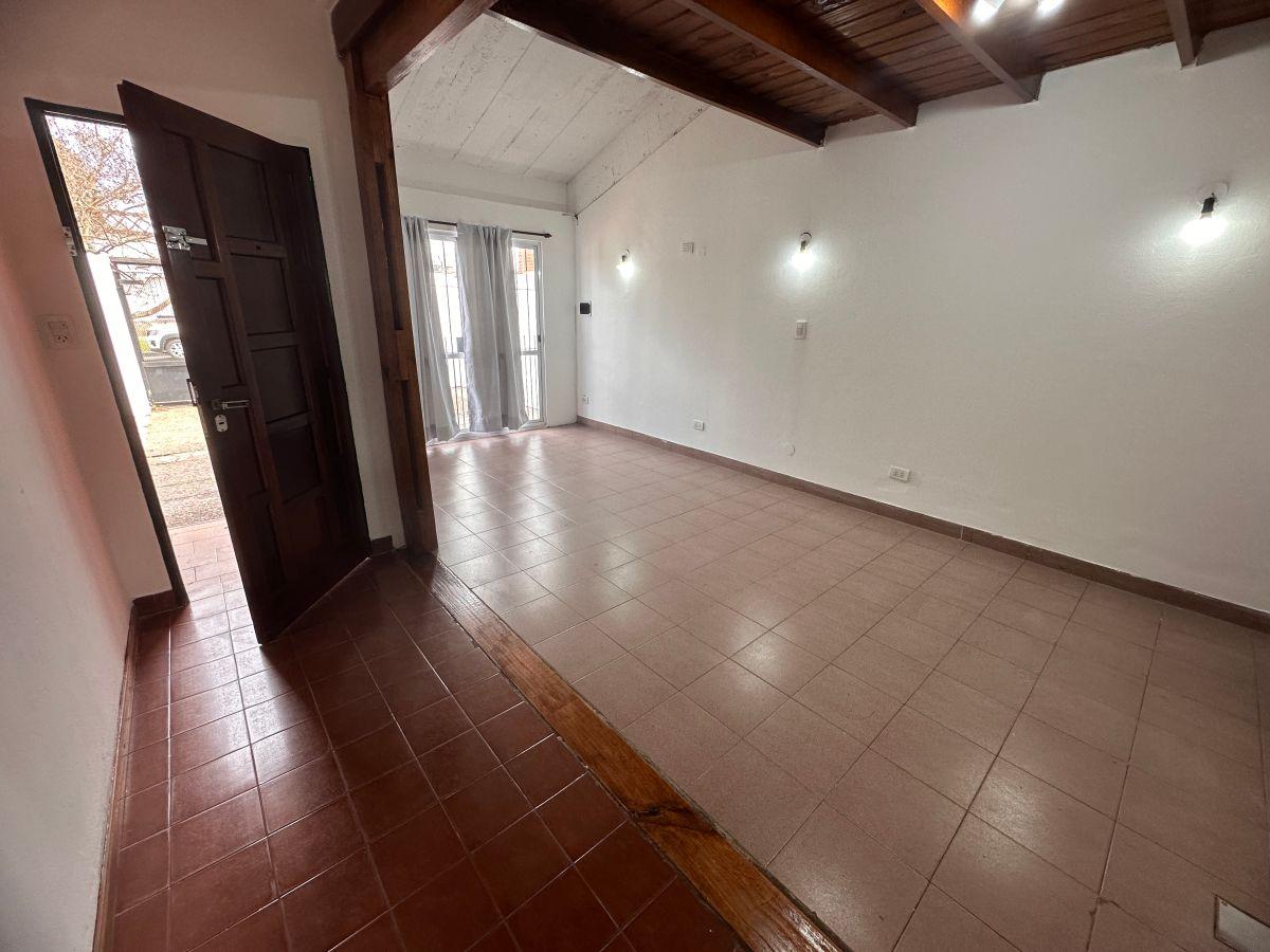 Foto de Casa en venta con 4 dormitorios, cochera y pileta en Moreno, imagen 5