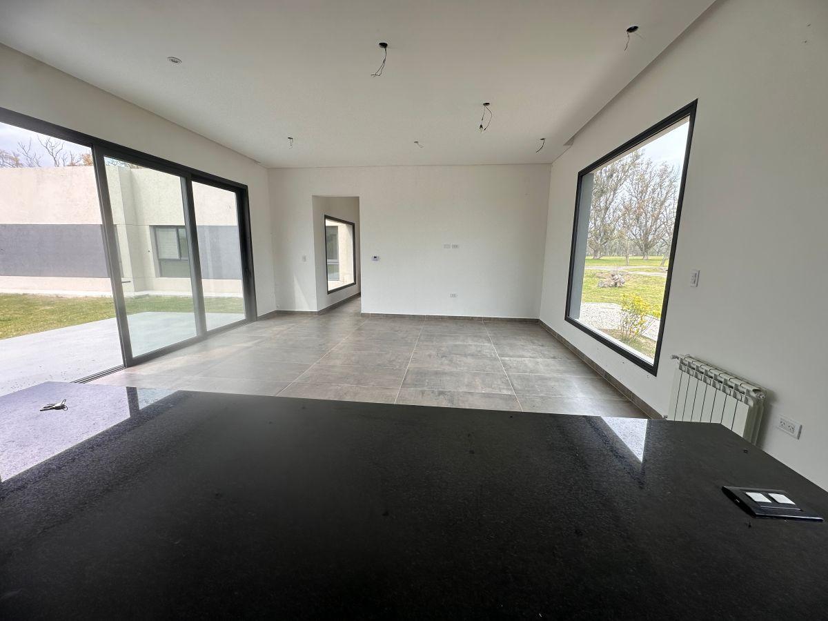 Foto de Casa en venta con 3 dormitorios en Comarcas de Lujan La Elina, imagen 3