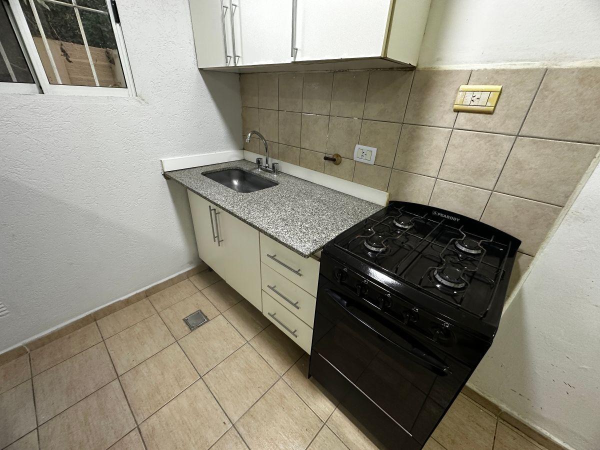 Foto de Departamento 2 ambientes en alquiler con patio en Moreno, imagen 1