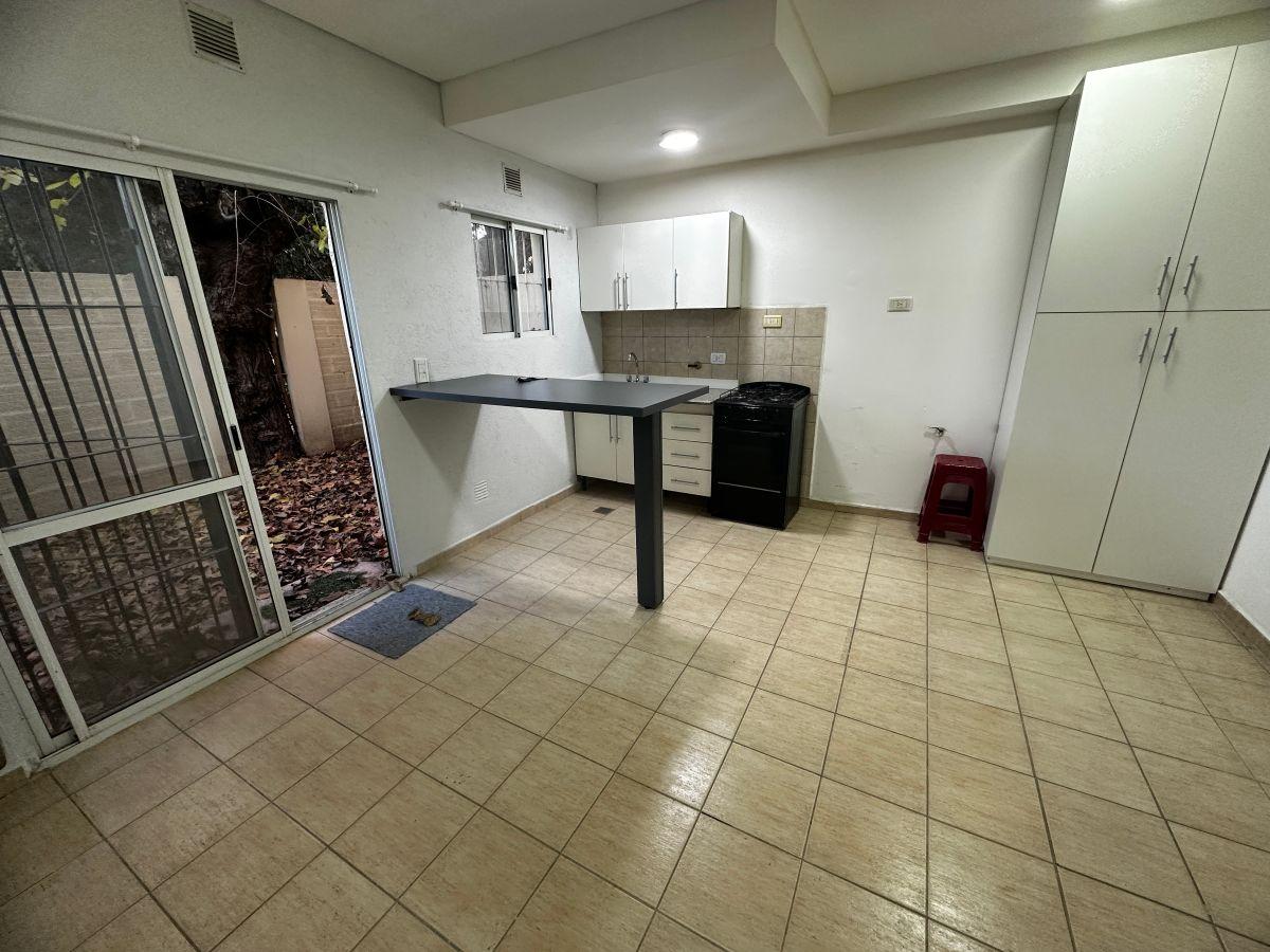 Foto de Departamento 2 ambientes en alquiler con patio en Moreno, imagen 2