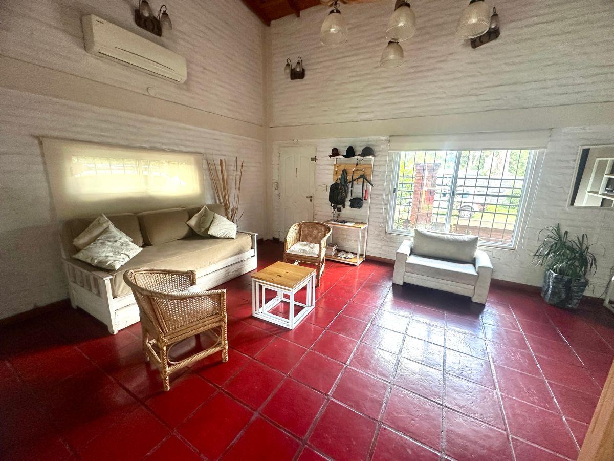 Foto de Casa en venta con pileta en Moreno, imagen 2