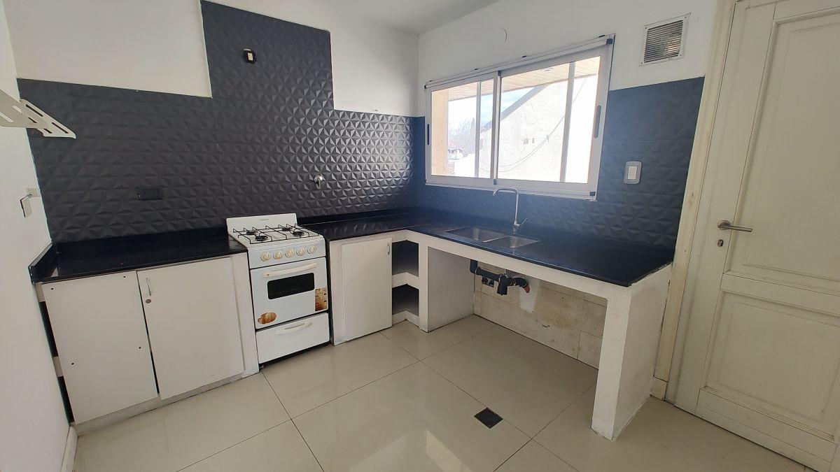 Foto de Casa PH de tres ambientes con patio terraza en planta alta en alquiler, imagen 4