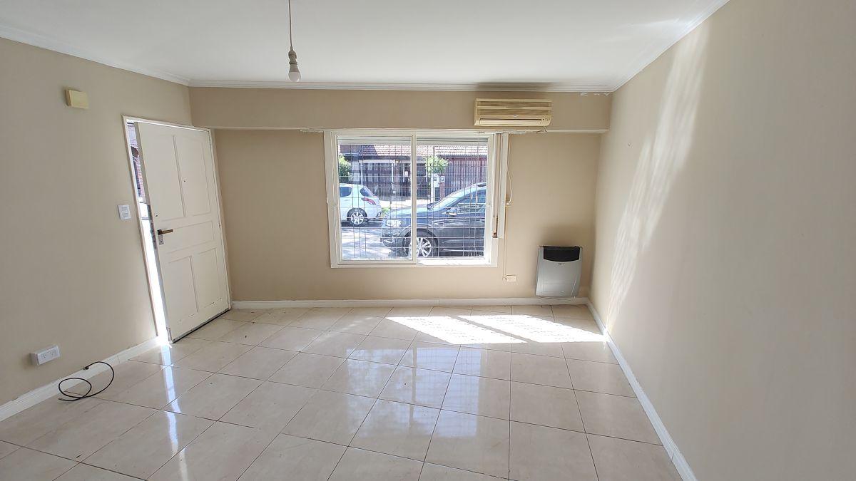 Foto de Casa de 65 m² cubiertos con 2 dormitorios en alquiler. Fray Luis, imagen 1