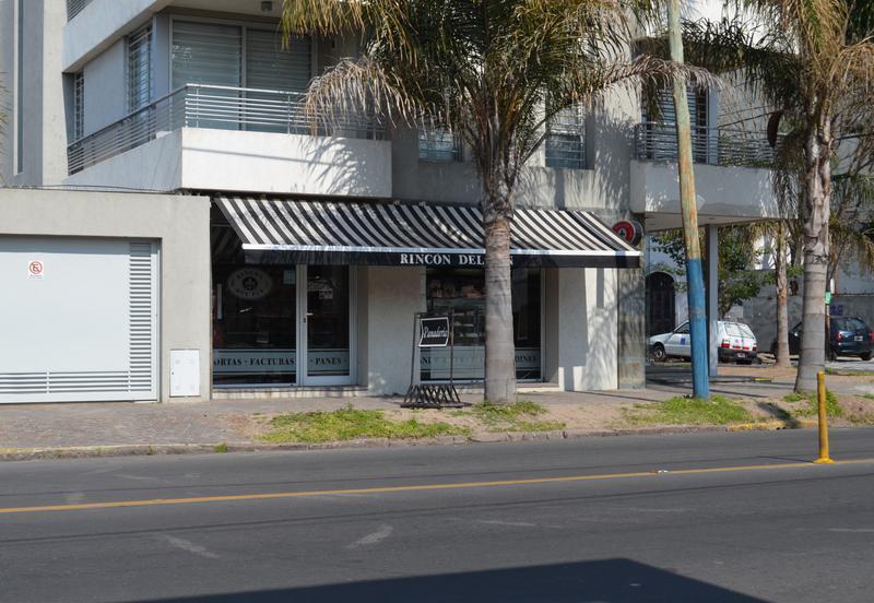Local en Banfield Este