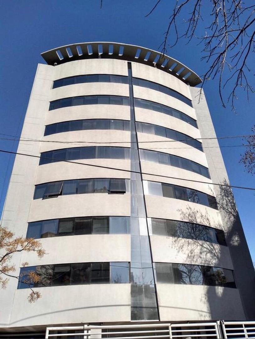 EDIFICIO DE OFICINAS/ opcion a alquiler por piso.
