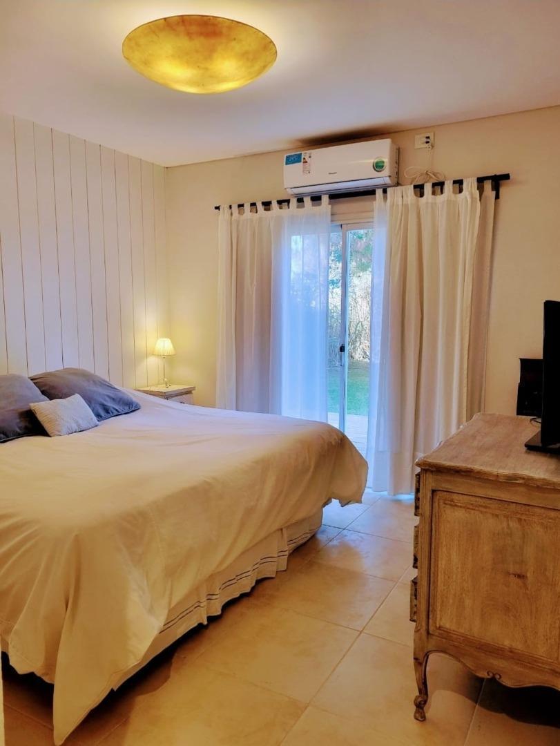 B Cerr Costa Esmeralda - Casa 4 Dorm Suite Pileta 4