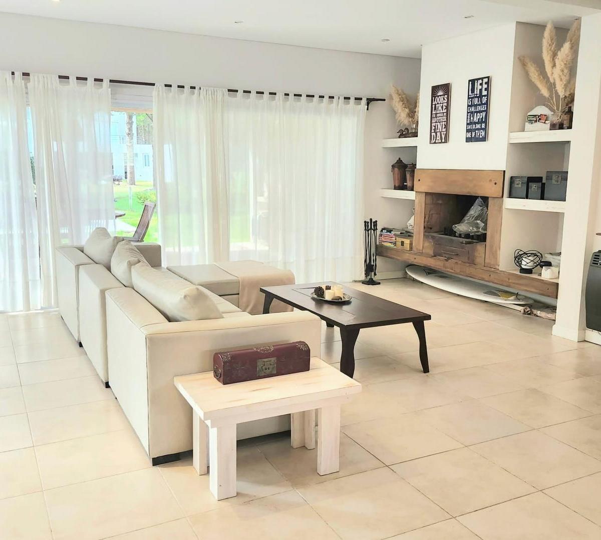 B Cerr Costa Esmeralda - Casa 4 Dorm Suite Pileta 2