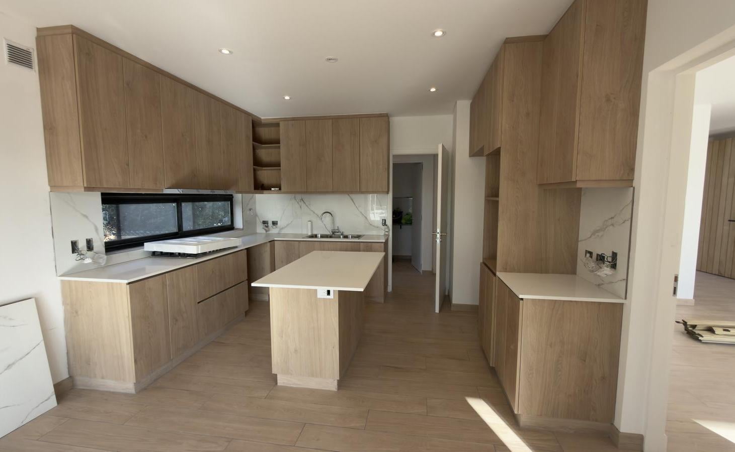 Foto de Casa en Laguna Grande VENTA Sobre Lote Interno 4 Dormitorios, imagen 5
