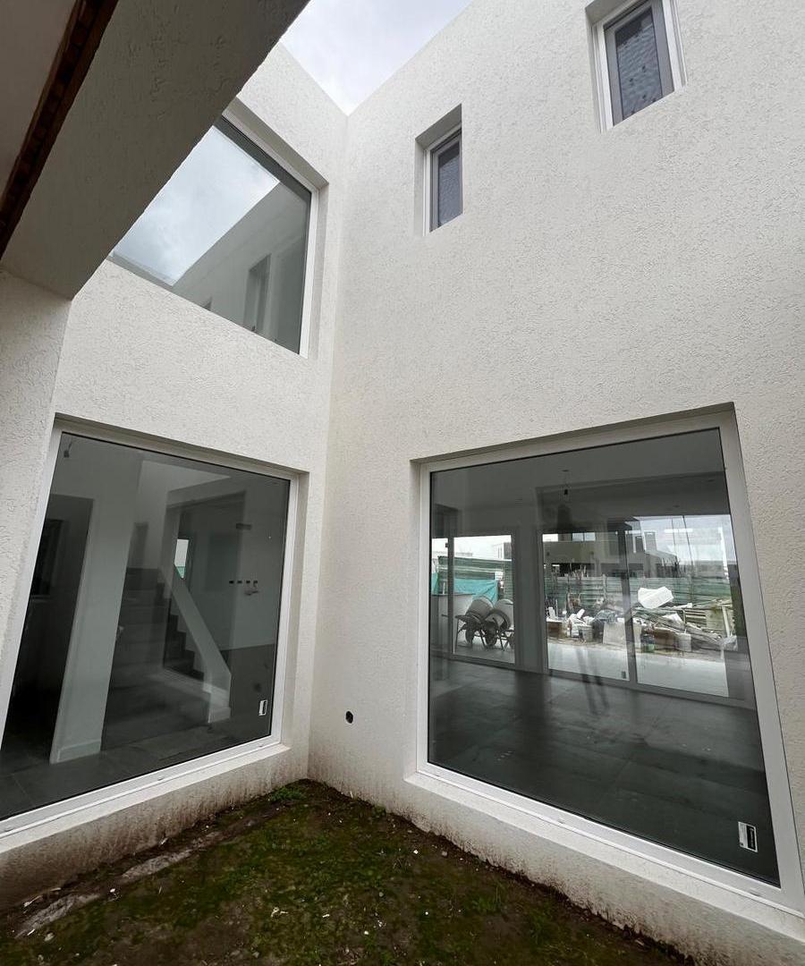 Foto de Casa en VENTA 5 Ambientes, Barrio Cerrado Riberas, Puertos Del Lago, imagen 4