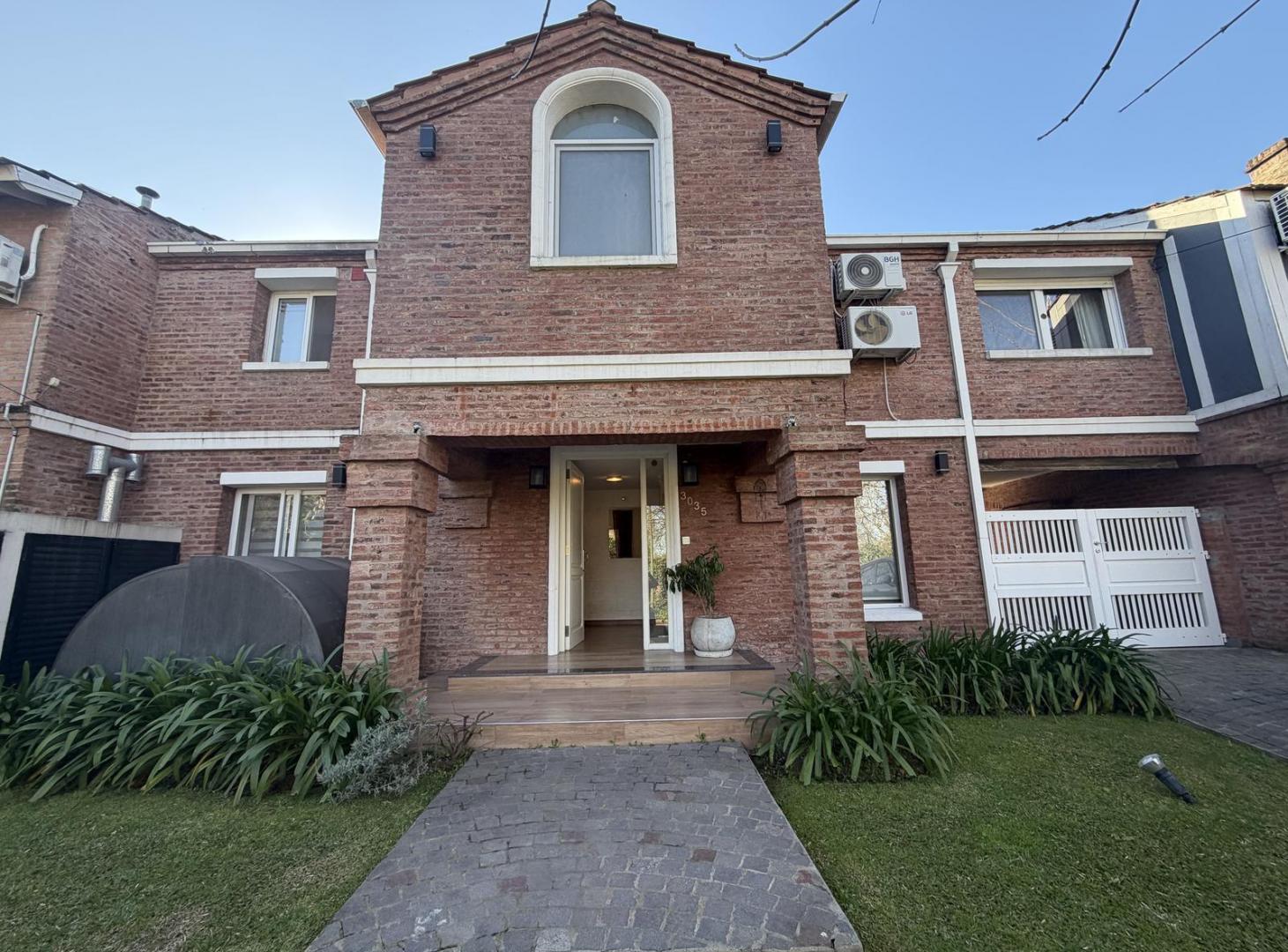 Foto de Casa totalmente reciclada a nuevo en Barrio Cerrado San Isidro Labrador, imagen 1