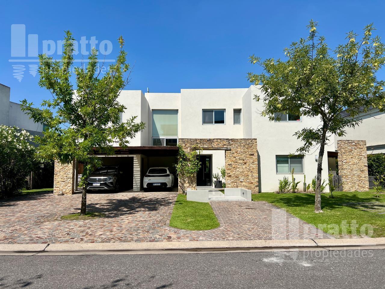 Espectacular casa en venta al agua en Cabos del Lago Nordelta