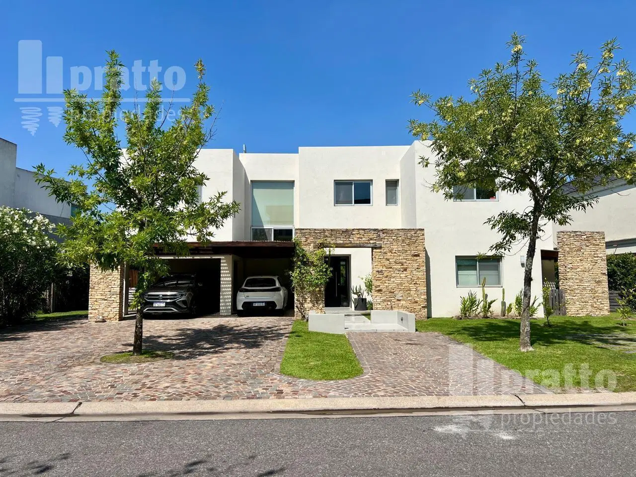 Espectacular casa en venta al agua en Cabos del Lago Nordelta 4