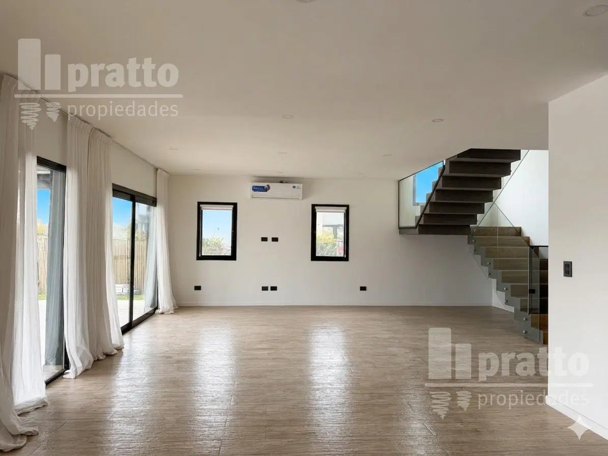 Casa en venta de 3 dormitorios en El Canal 3