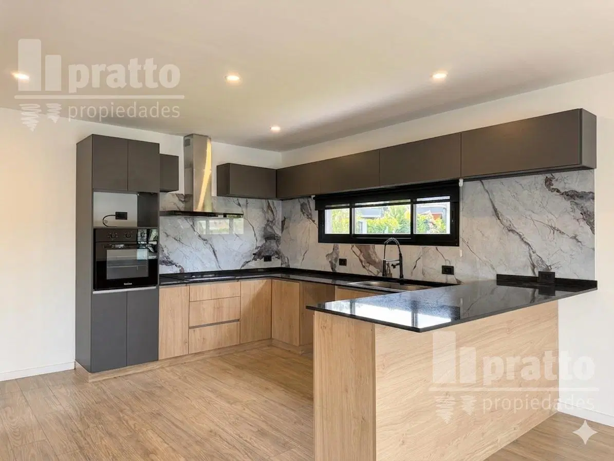 Casa en venta de 3 dormitorios en El Canal 5