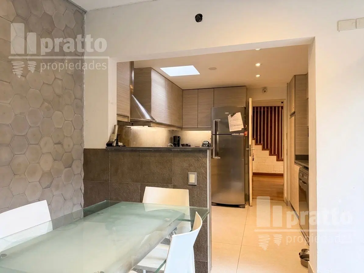 Casa en 2 plantas, EXCELENTE UBICACION 4