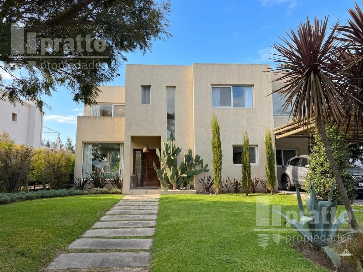 CASA EN VENTA EN SANTA TERESA VILLANUEVA