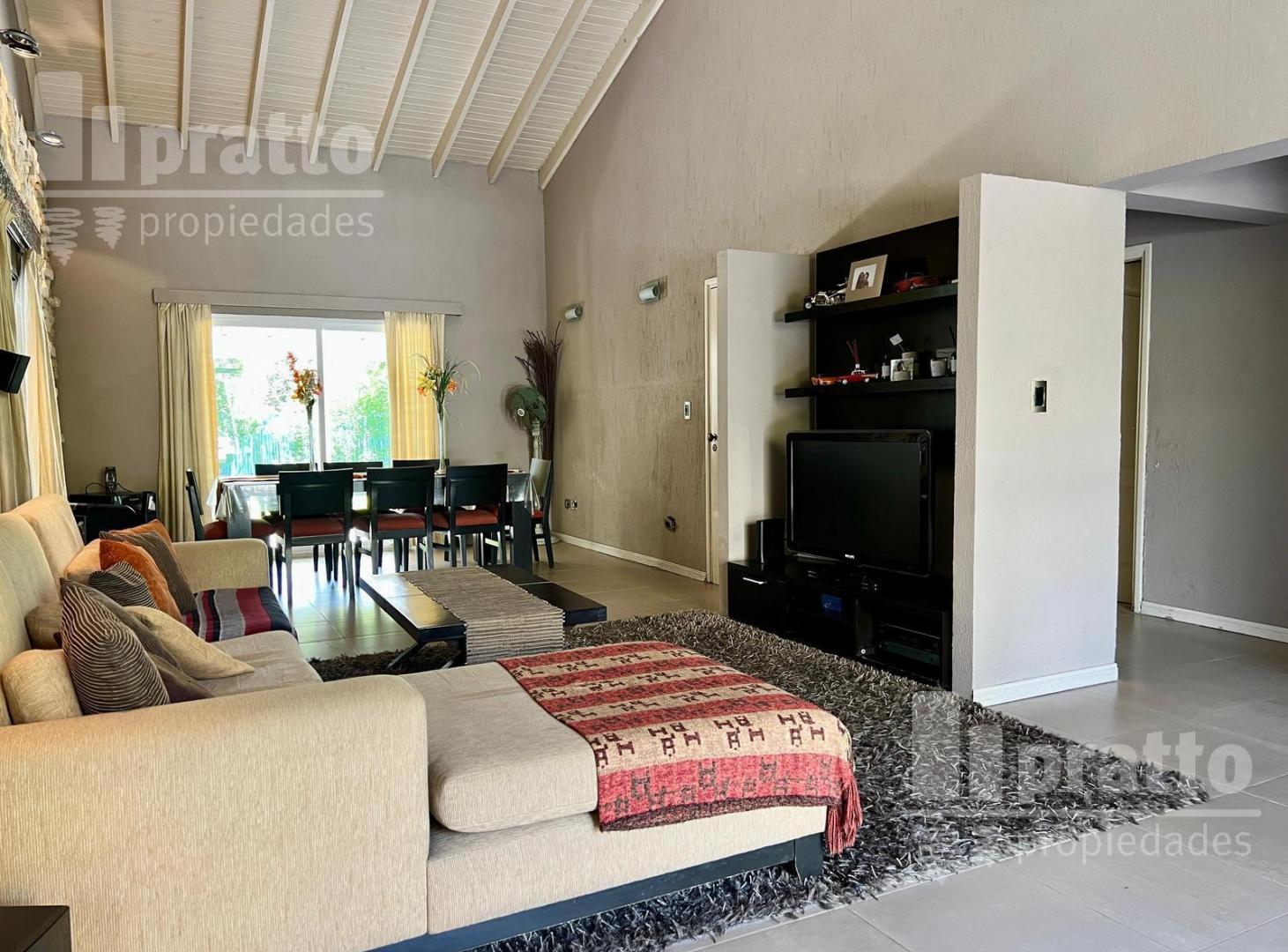 Foto de Casa en venta de 3 dormitorios en El Jacaranda, imagen 1
