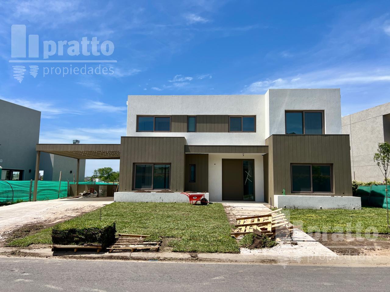 Foto de Casa de 4 dormitorios Escritorio y Playroom a la laguna, imagen 1