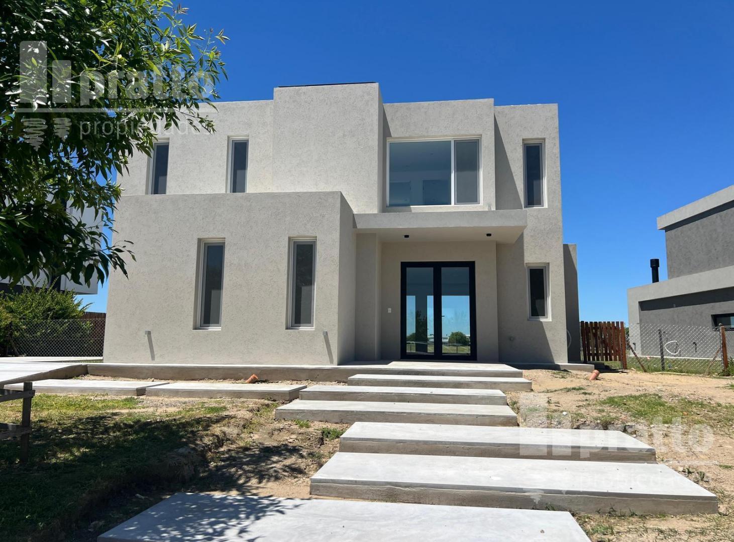 Foto de Casa en venta de 3 dormitorios en El Cantón Golf, imagen 1