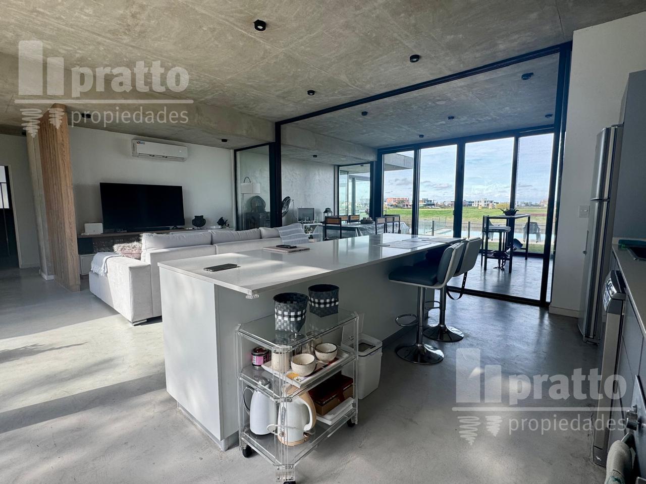 Foto de Casa al río con amarra propia, pileta climatizada y tecnología, imagen 3