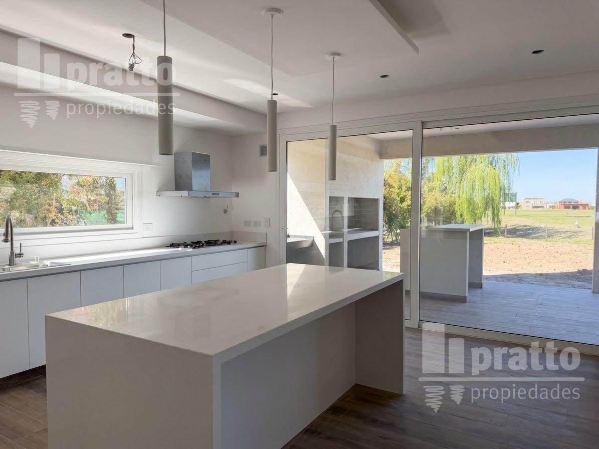 Foto de Casa en venta de 4 dormitorios en El Cantón Golf, imagen 4