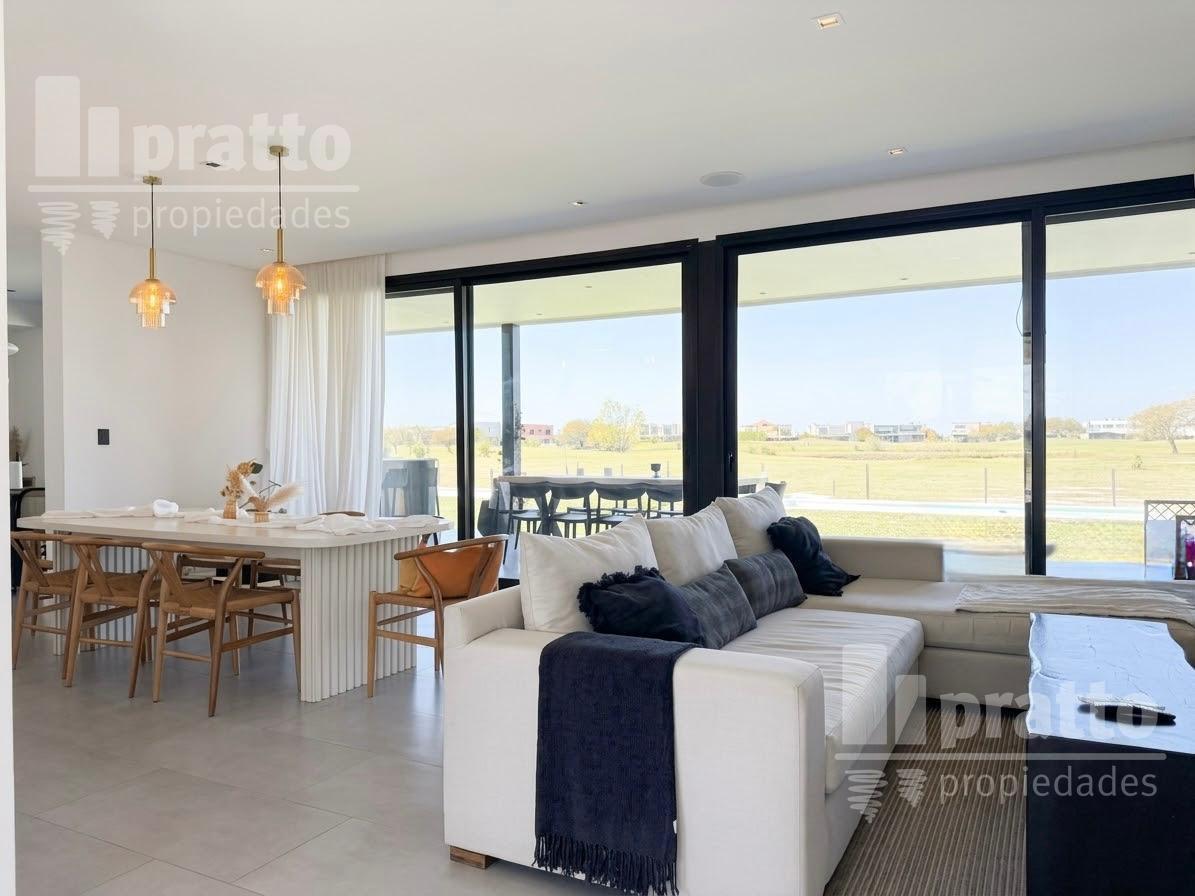 Foto de Casa en venta de 3 dormitorios en El Cantón Golf, imagen 1