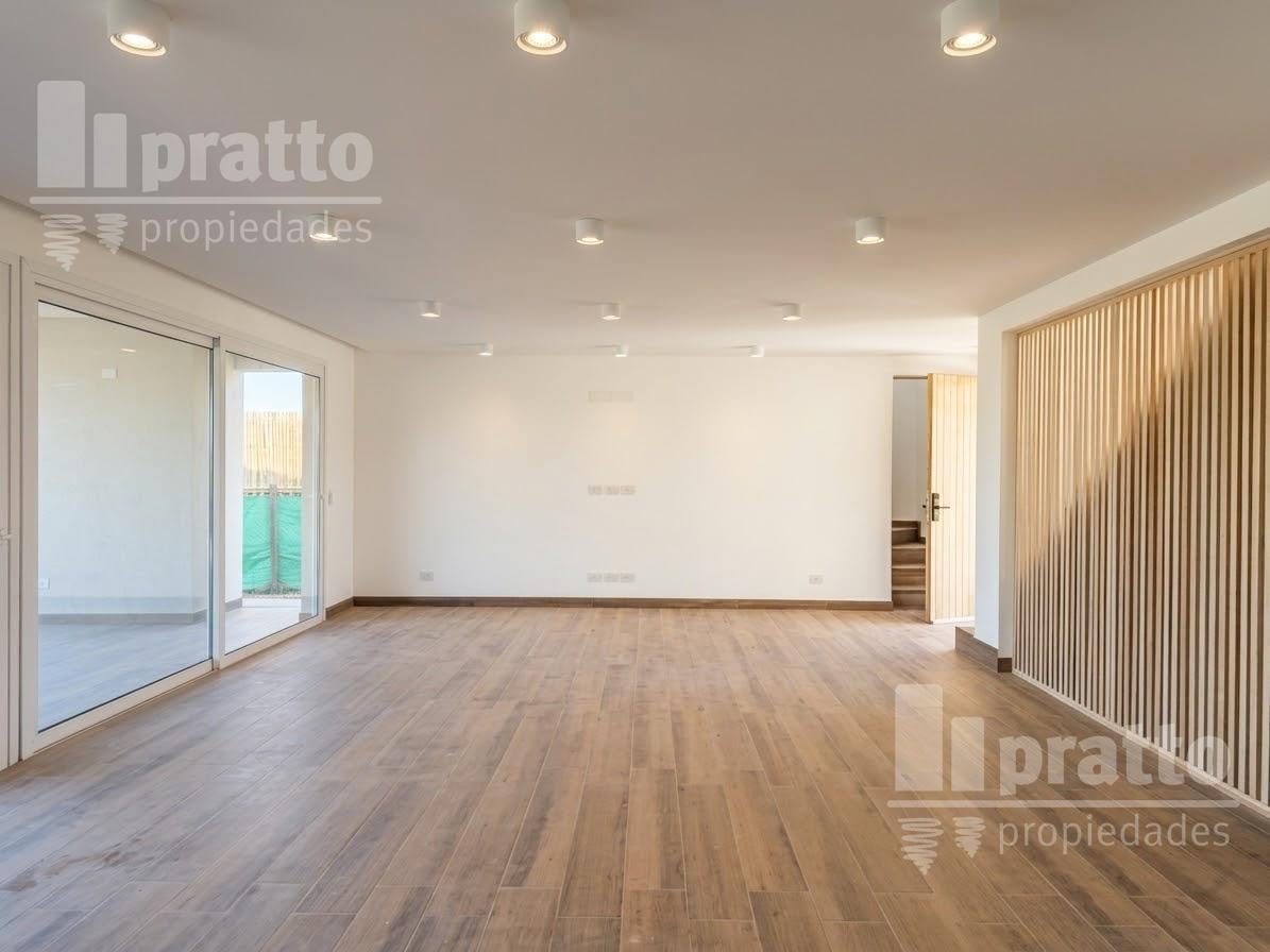 Foto de Casa en venta de 4 dormitorios en El Cantón Golf, imagen 2