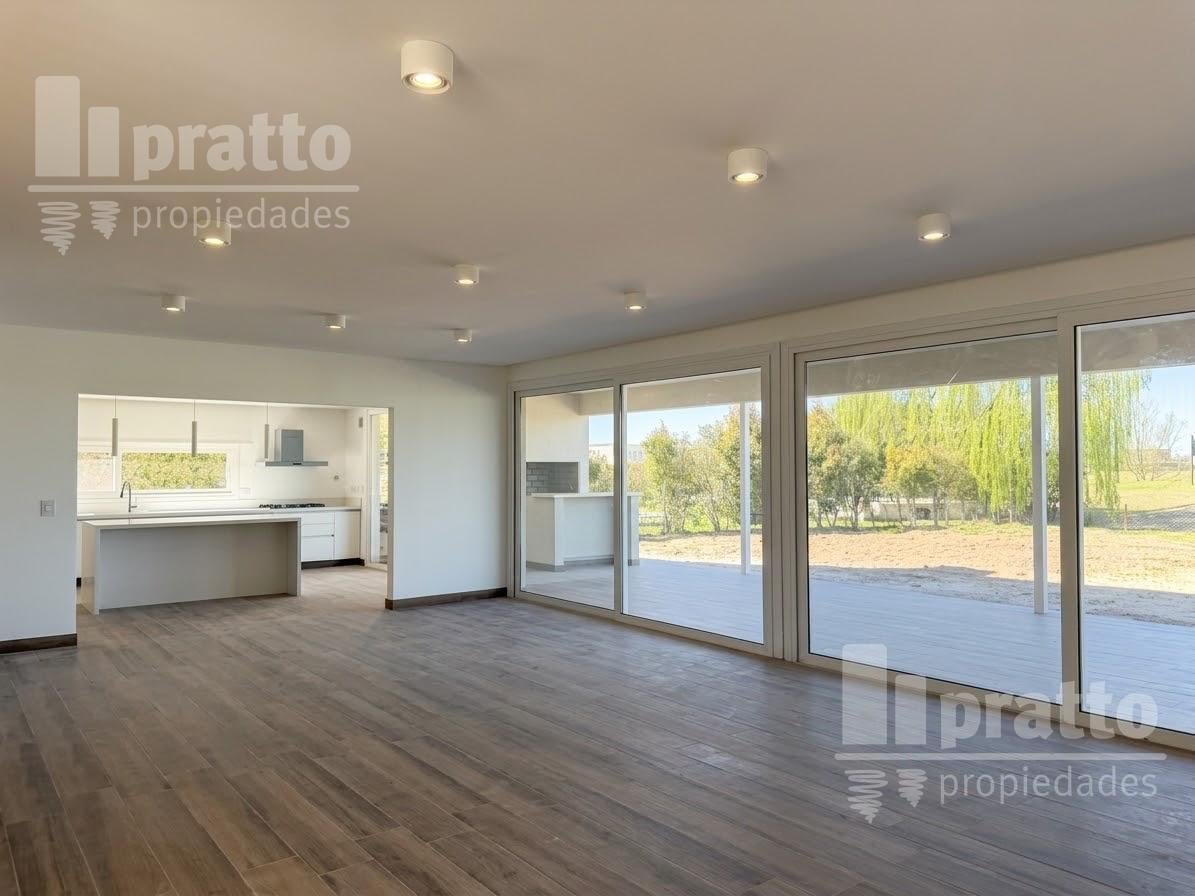 Foto de Casa en venta de 4 dormitorios en El Cantón Golf, imagen 3