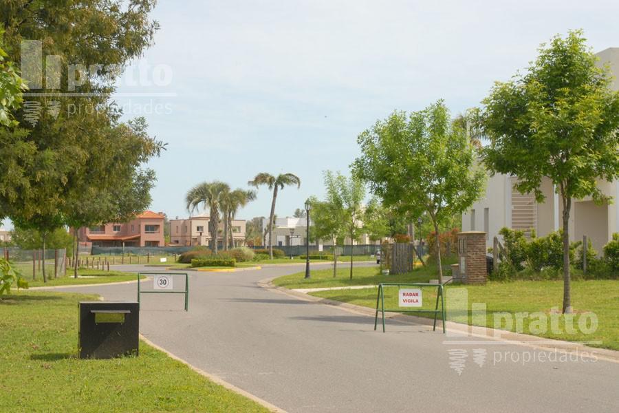 Foto de Terreno en venta al Rio en Santa Catalina, imagen 1