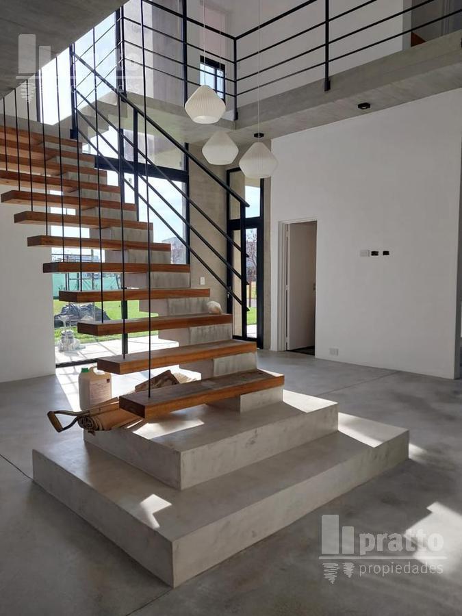 Foto de Casa en venta de 4 dormitorios en El Cantón Golf, imagen 2