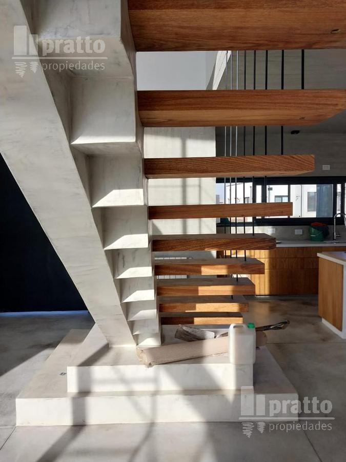 Foto de Casa en venta de 4 dormitorios en El Cantón Golf, imagen 1