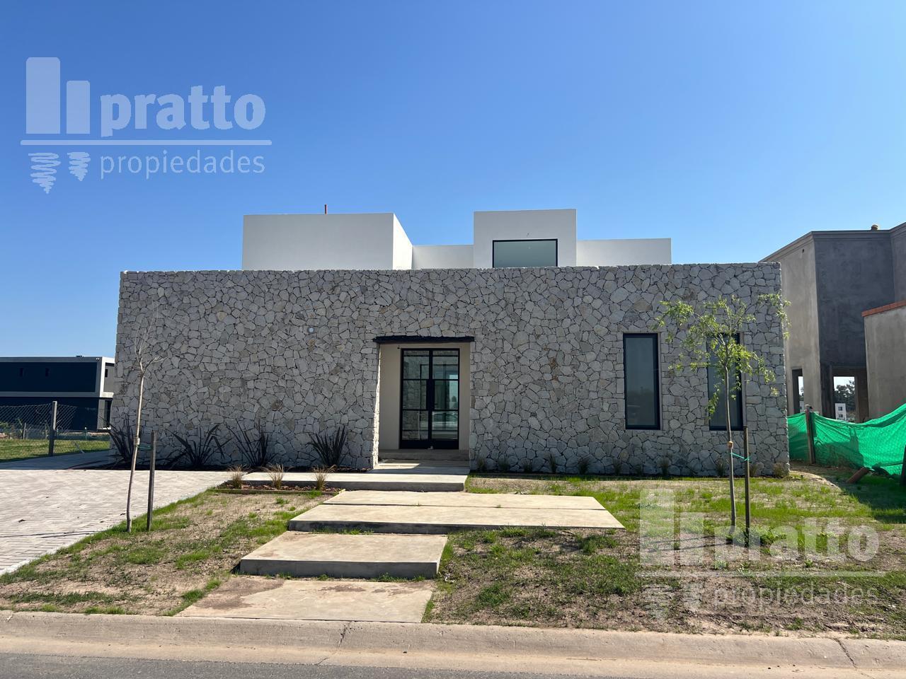 Foto de Casa en venta de 4 dormitorios en Santa Ana, imagen 1