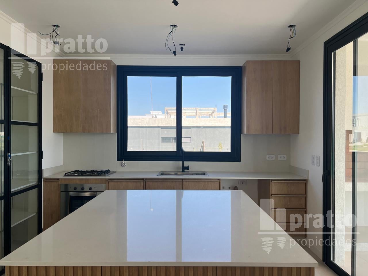 Foto de Casa en venta de 4 dormitorios en Santa Ana, imagen 2