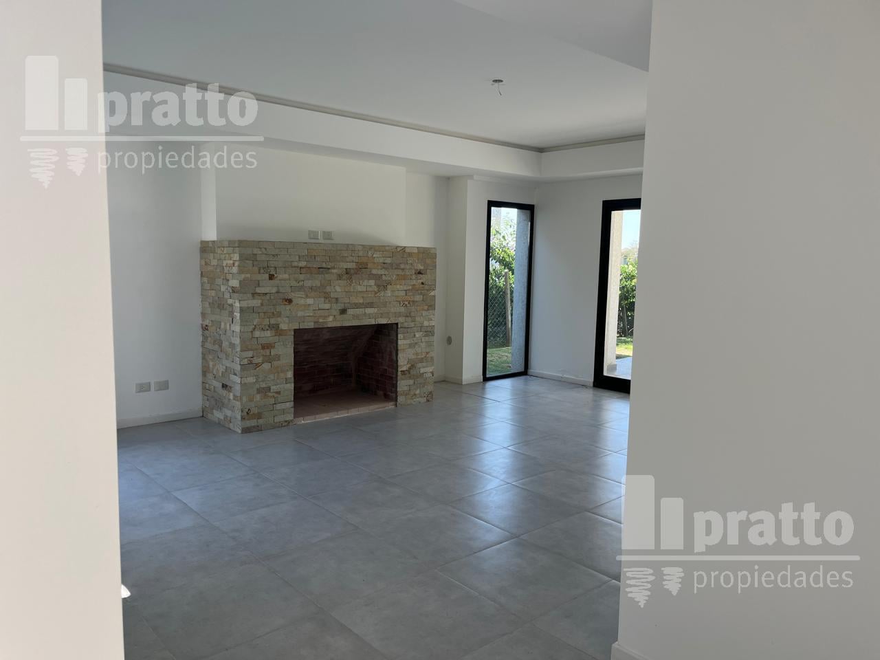 Foto de Casa en venta de 4 dormitorios en El Cantón Golf, imagen 2