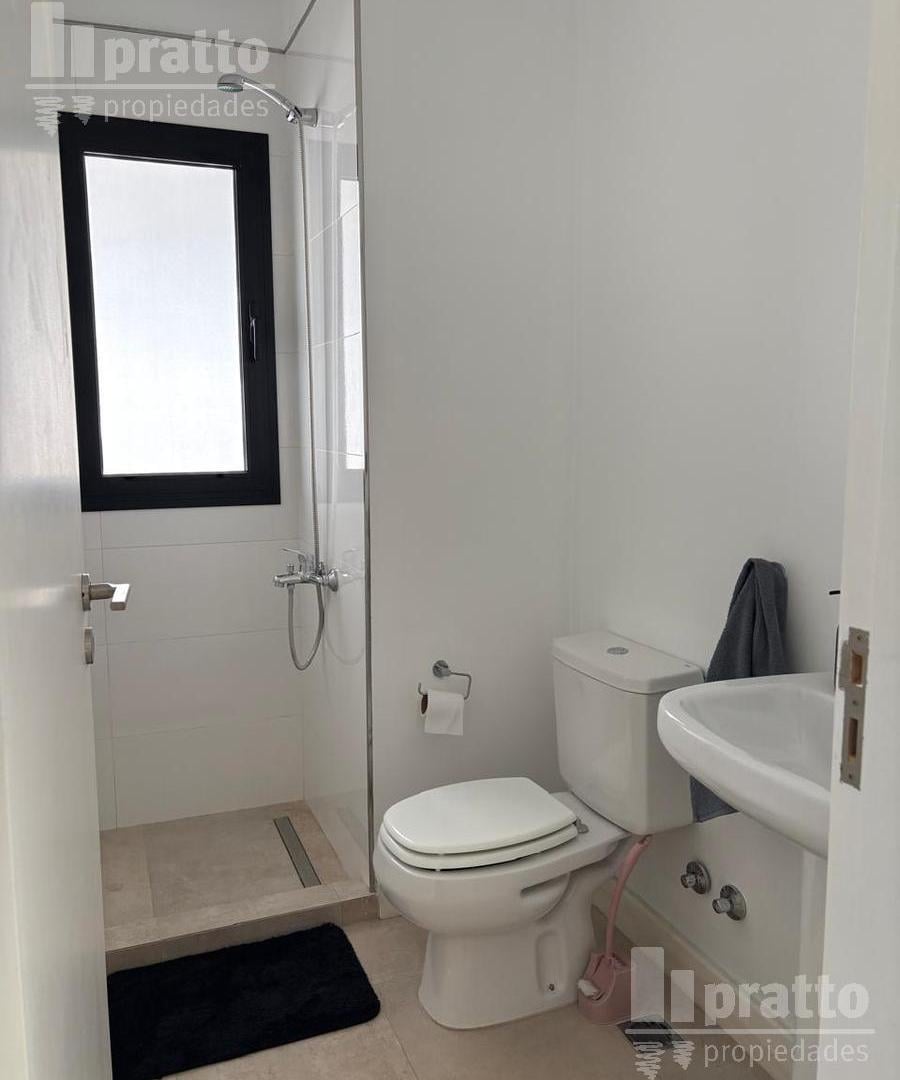 Foto de Casa en venta de tres dormitorios en Ceibos Puertos del lago, imagen 2