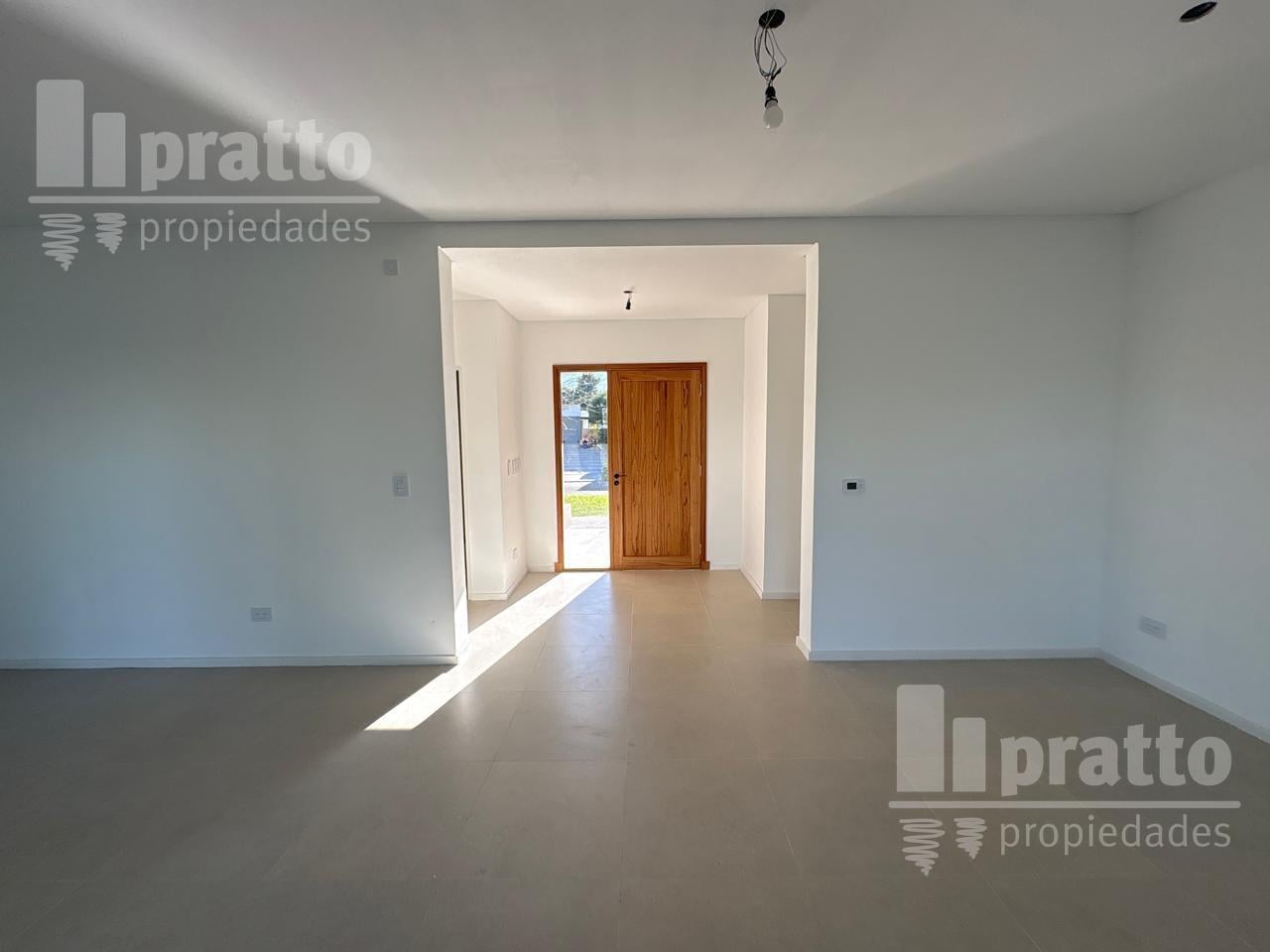 Foto de Casa en venta de 3 dormitorios en El Cantón Golf, imagen 2