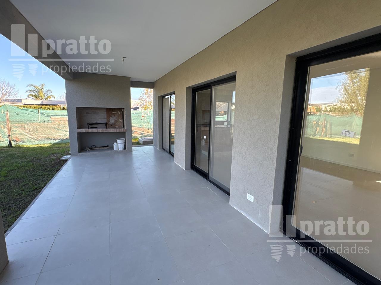 Foto de Casa en venta de 3 dormitorios en El Cantón Golf, imagen 1