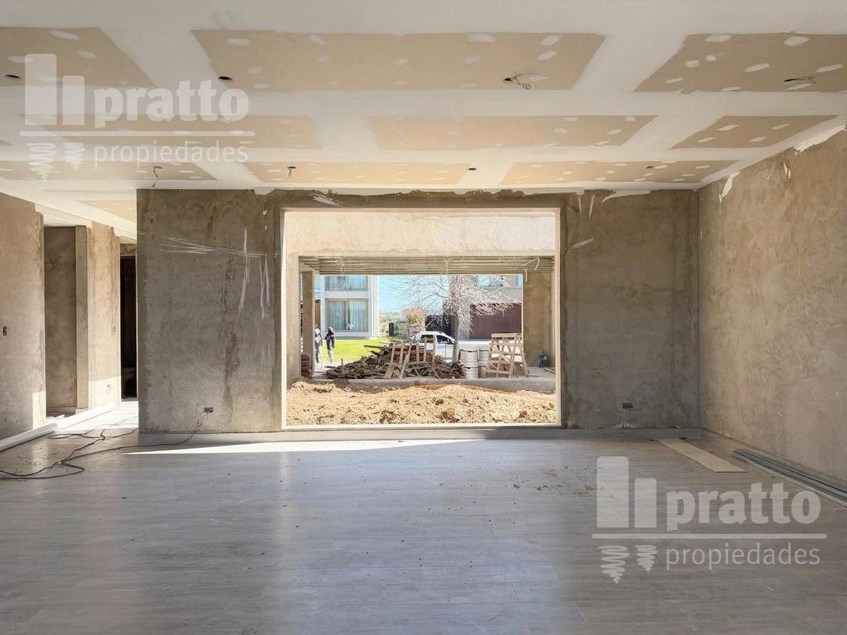 Foto de Casa en venta de 4 dormitorios en El Cantón Golf, imagen 2