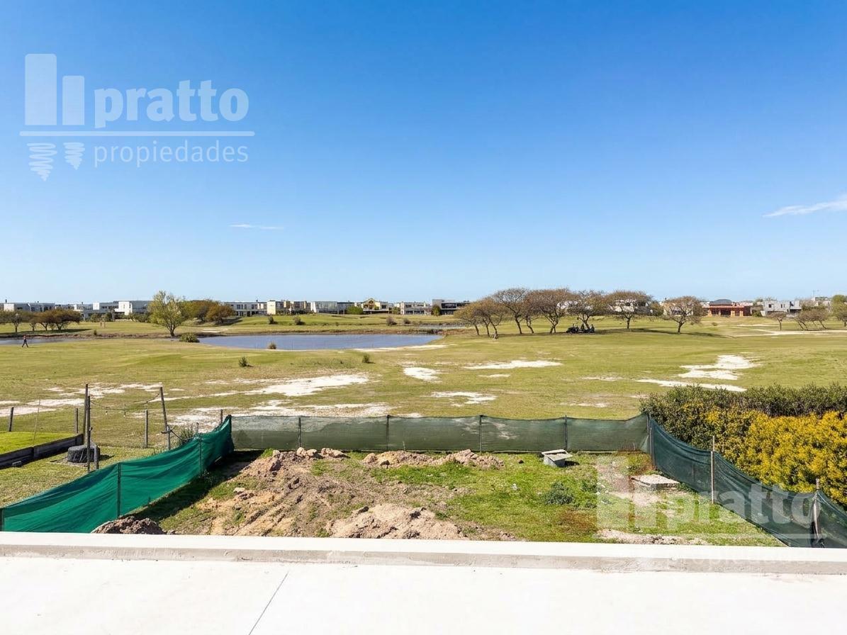 Foto de Casa en venta de 4 dormitorios en El Cantón Golf, imagen 1