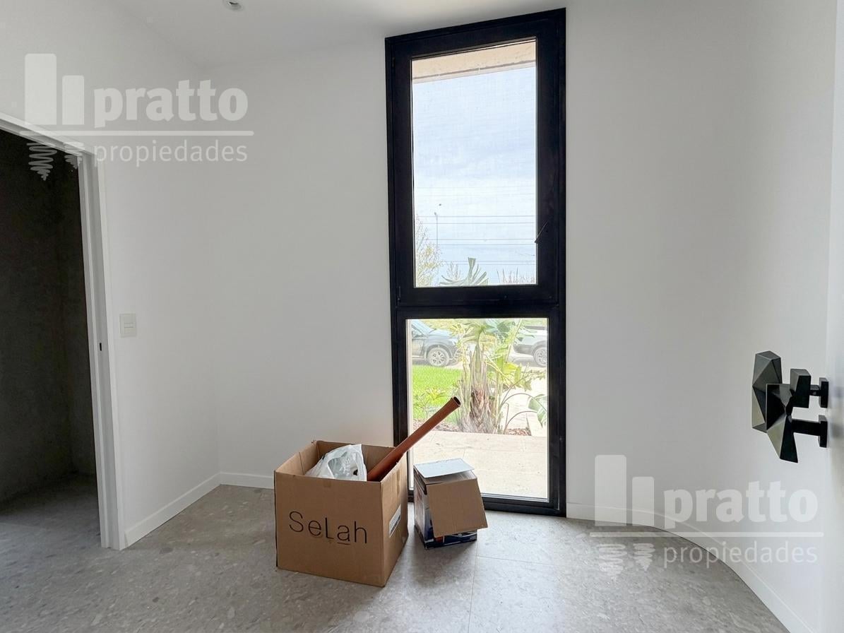 Foto de Casa al agua en Laguna Grande a la venta, imagen 2