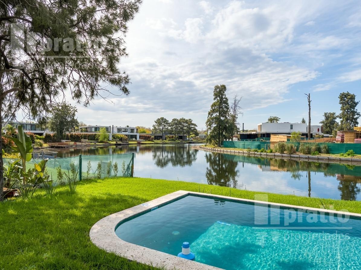 Foto de Casa al agua en Laguna Grande a la venta, imagen 1