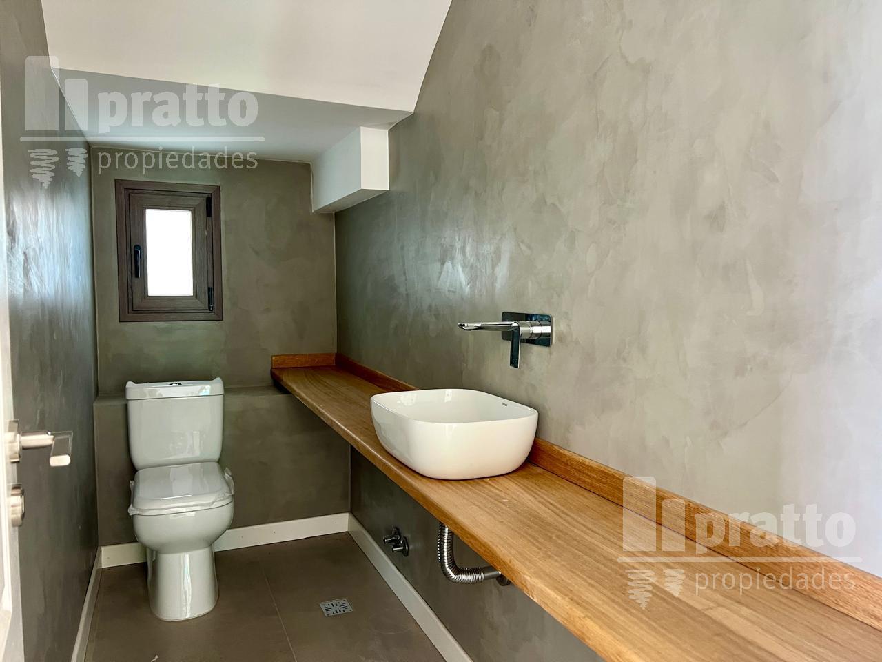 Foto de Casa de 4 dormitorios Escritorio y Playroom a la laguna, imagen 3