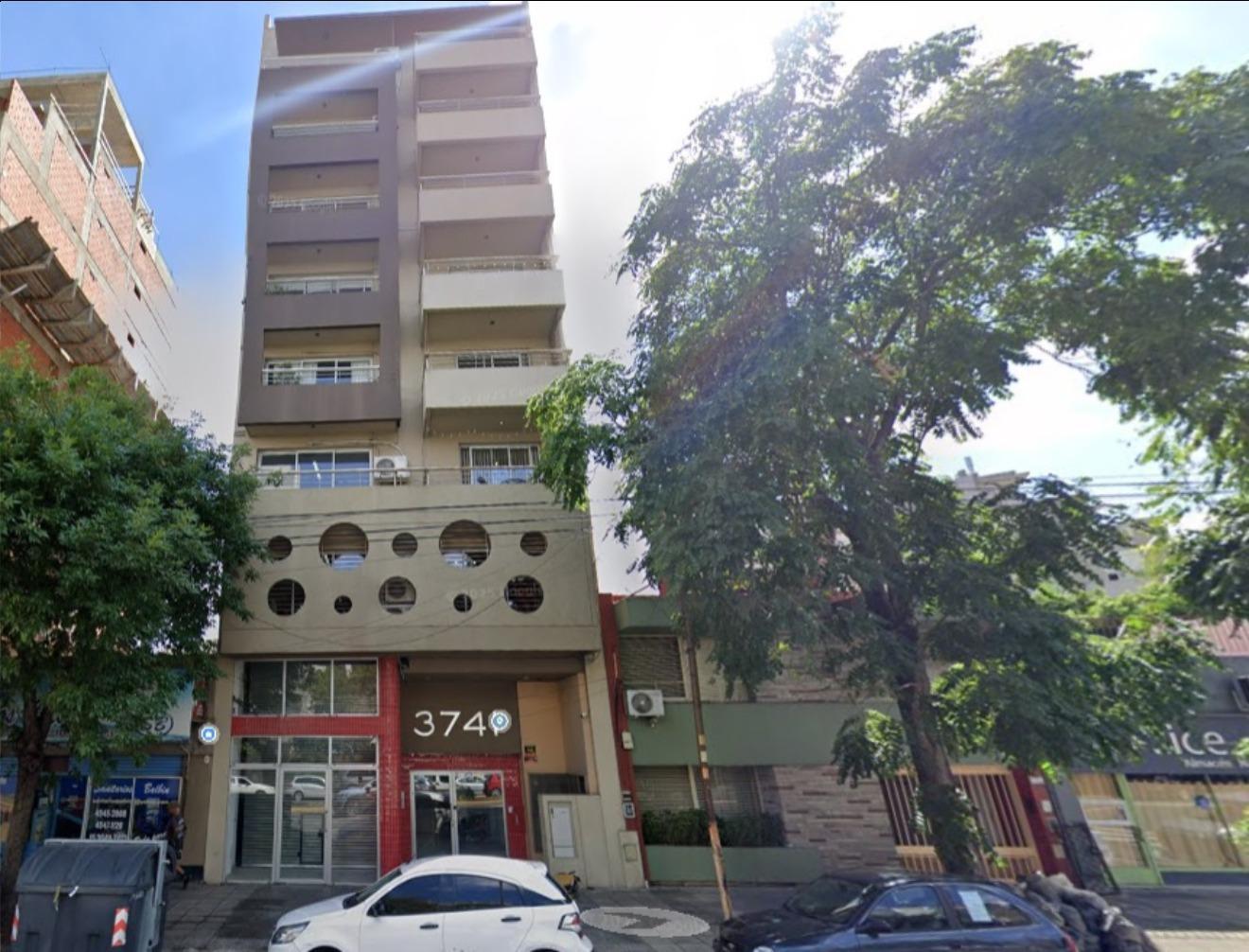 REGIO MONOAMBIENTE EN ALQUILER AL FRENTE CON BALCÓN EN PLENO SAAVEDRA
