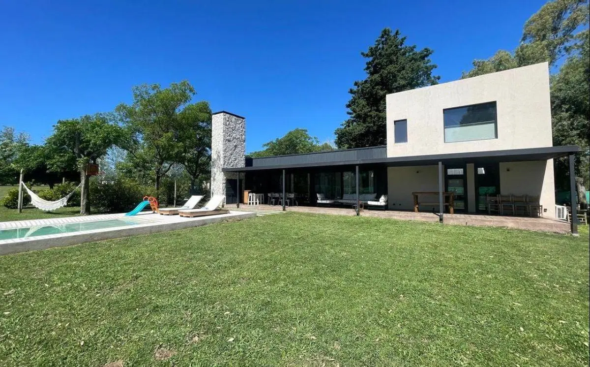 Casa en Venta/alquiler en Barrio El Tropezón. San Antonio de Areco 2