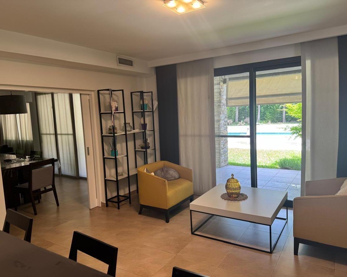 Foto de Venta Casa Minimalista con parque 2000 Parque Leloir, ITUZAI, imagen 2