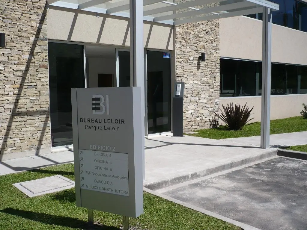 Optima Oficina 90 m2 Bureau Leloir. En Venta con Renta. 2