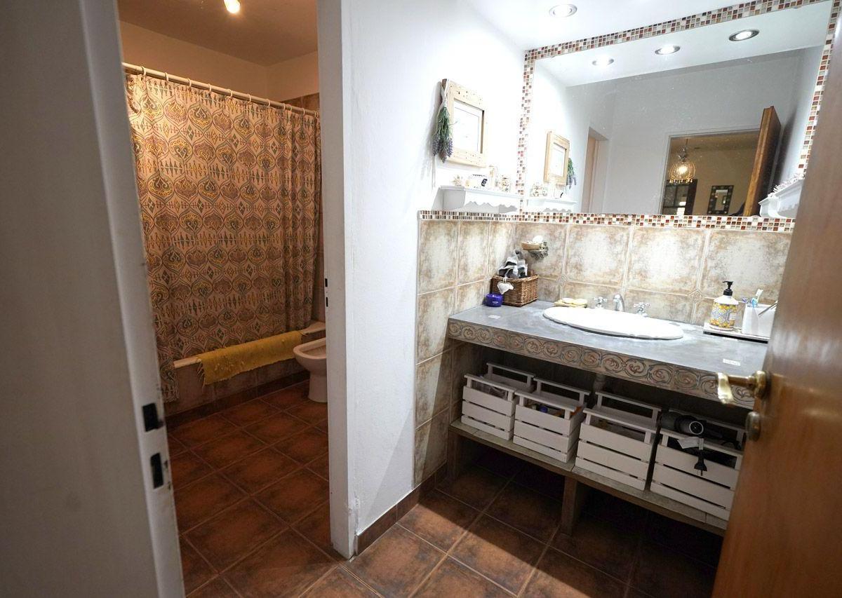 VENTA de CASA 4 Amb. con pileta, Parque Leloir, Ituzaingo