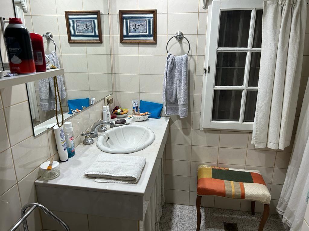 Foto de Venta CASA 3 Amb. Parque mas dos Deptos. en Ituzaingó, imagen 2