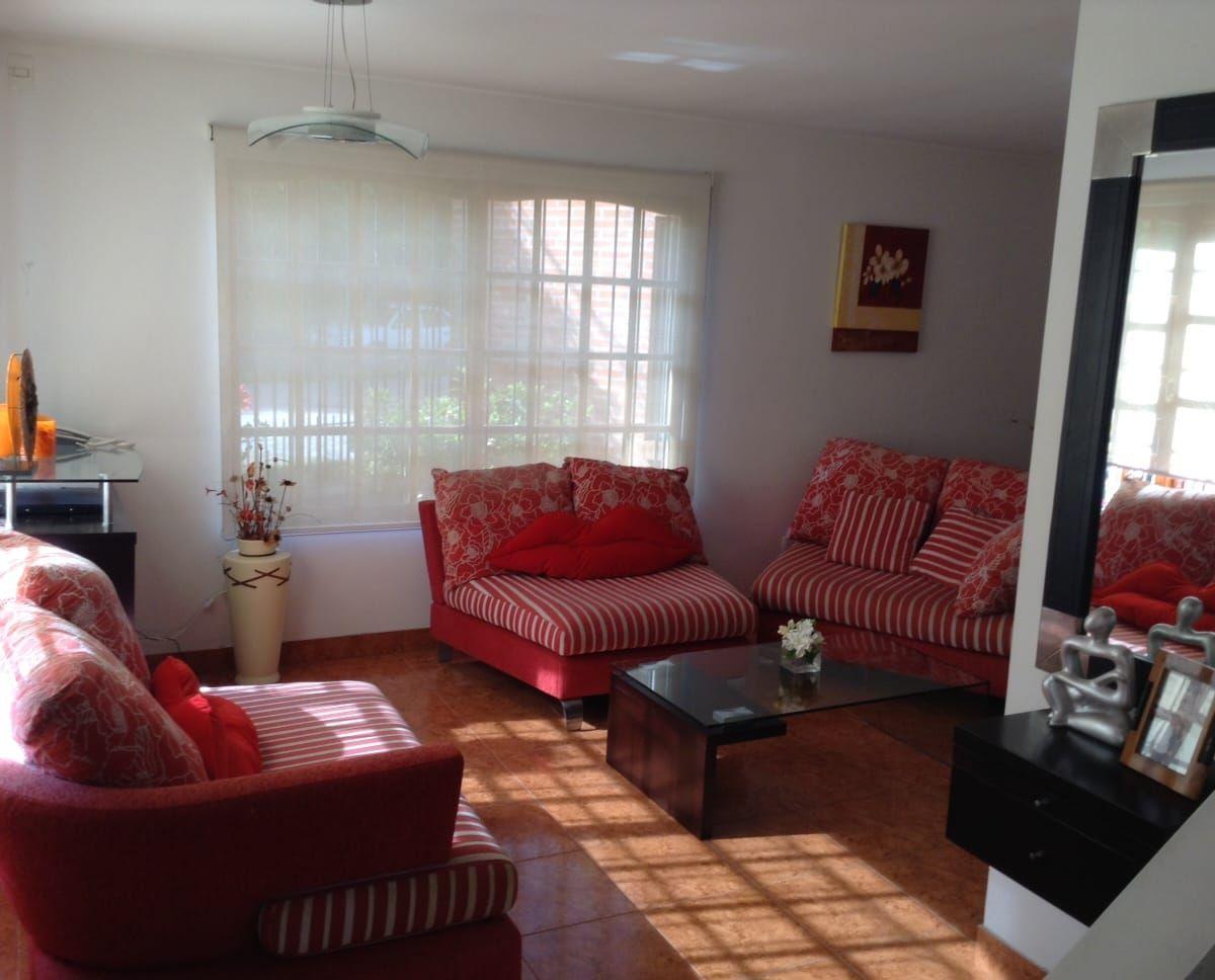 Foto de (PROPIEDAD SUSPENDIDA ) Venta casa 4 Amb. parque, pileta, quinchoen, imagen 3