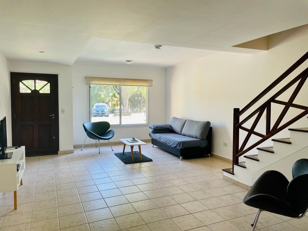 Venta de Duplex 4 Amb. Barrio Privado Altos del Sol